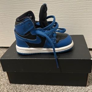 Infant size 4c jordan’s